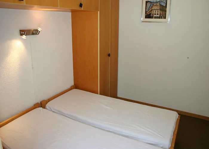 Апартаменты Alluring In Les *