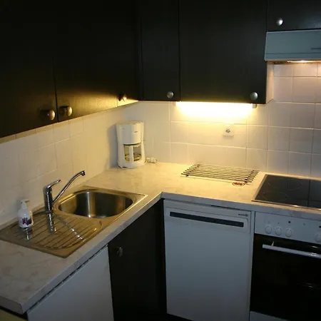 Alluring In Les Apartment *